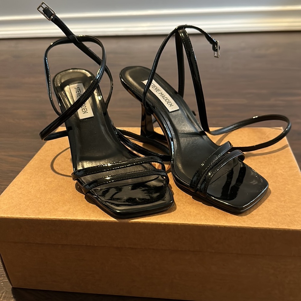 Worn ONCE! Comfy heel